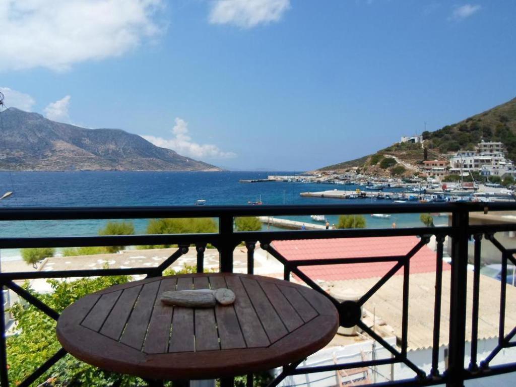 Costareli Aparthotel Фурни Икариас Екстериор снимка