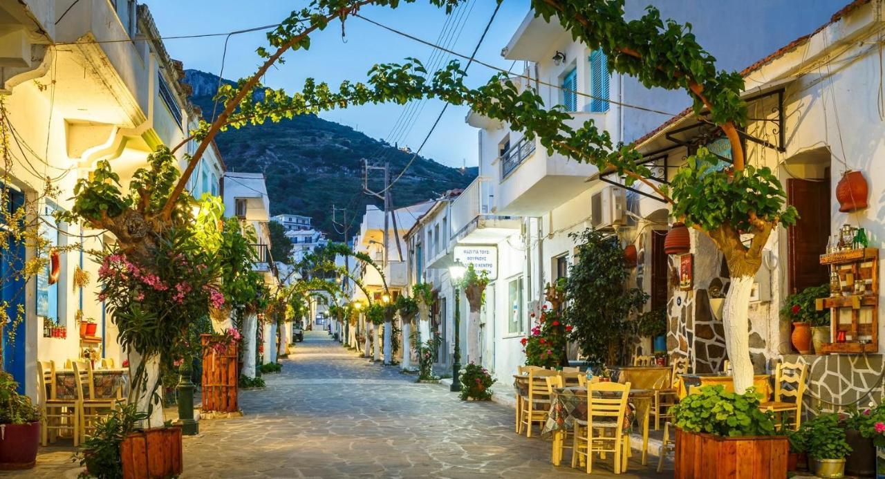 Costareli Aparthotel Фурни Икариас Екстериор снимка