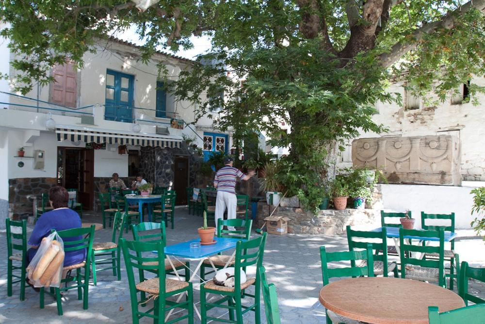 Costareli Aparthotel Фурни Икариас Екстериор снимка