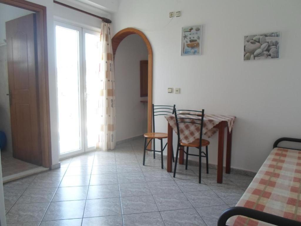 Costareli Aparthotel Фурни Икариас Екстериор снимка