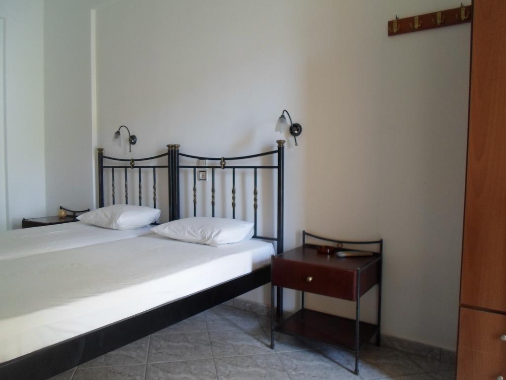 Costareli Aparthotel Фурни Икариас Екстериор снимка